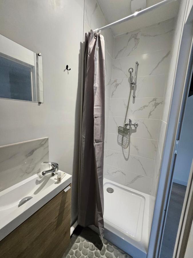 Agreable Studio De 16M2 Sans Kitchenette Neuilly-sur-Marne Exterior photo